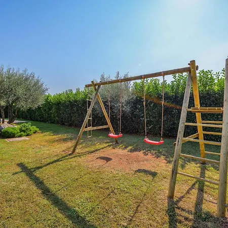 3 Bedroom Beautiful Home In Visnjan