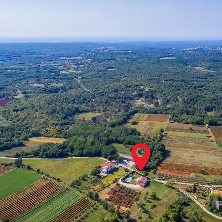 Holiday home 3 Bedroom Beautiful Home In Visnjan *