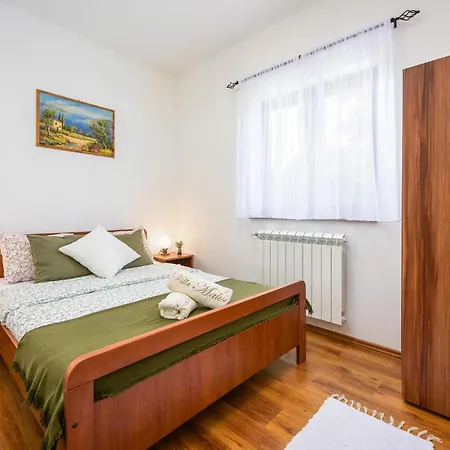 3 Bedroom Beautiful Home In Visnjan * Visnjan