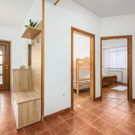 3 Bedroom Beautiful Home In Visnjan * Visnjan